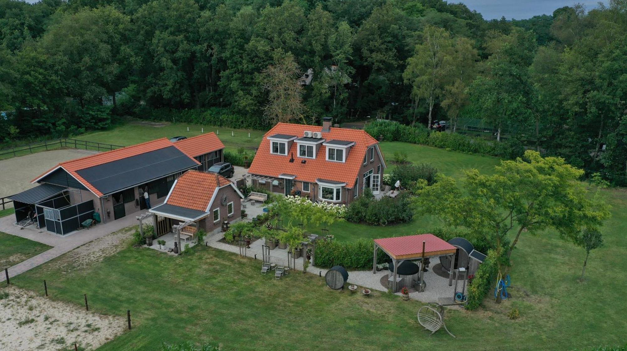 Bed & Breakfast Hoeve Happiness - Ontbijt Inbegrepen - Wellness Aanwezig Voorthuizen Exterior photo